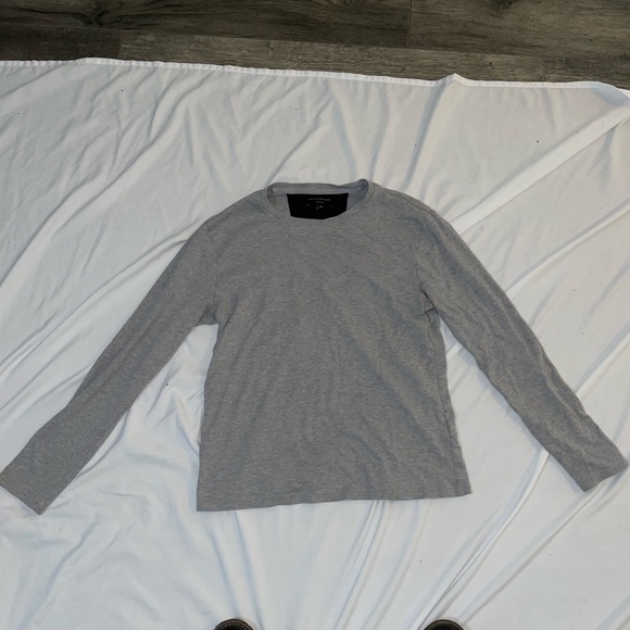 Banana Republic Men’s Sweater Thin - Picture 2 of 3